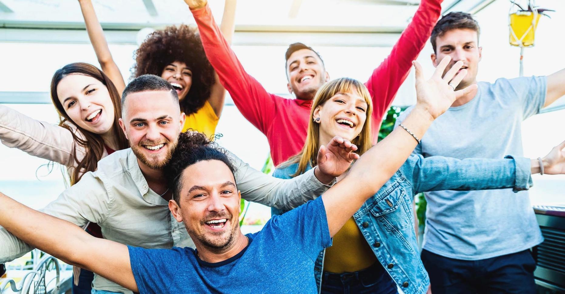 Interaktywne elementy platformy zachęcające do aktywnej nauki finansów osobistych